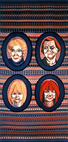 Fyra generationer eller Kvinnohistoria, bunden rosengng och bildvv av textilkonstnr katrin bawah i serien Familjen och Jmstlldhet