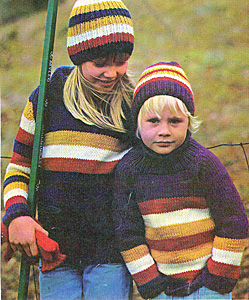 Tjocka goa tr�jor i m�rkbl�tt eller lila med f�rgstarka r�nder