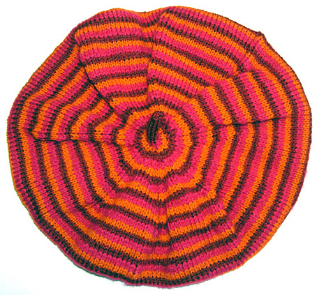 Du kan v�lja att sticka din basker i starka f�rger.