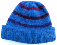 Bl� res�rstickad m�ssa med r�nder i vinr�tt och lila