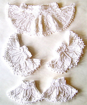 Spetsstickat vitt kittill kl�nning Dagny.