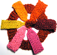 M�ssa som best�r av �tta mosstickade band mot en res�rstickad kant