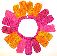 Halsband i rosa, gult och orange ur kollektion Krage