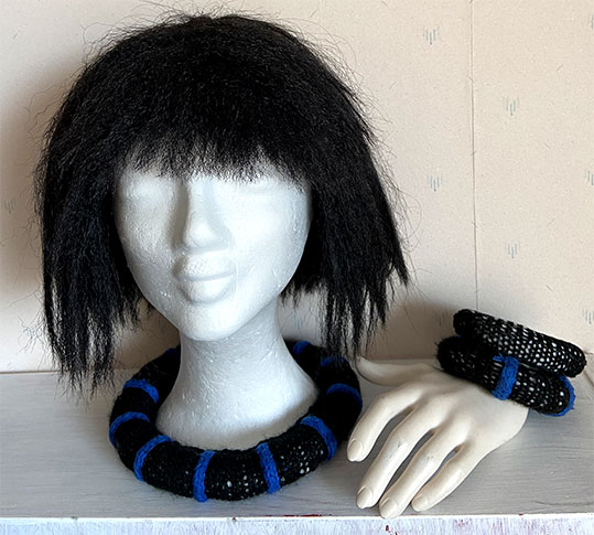Rund halsband och tv armband